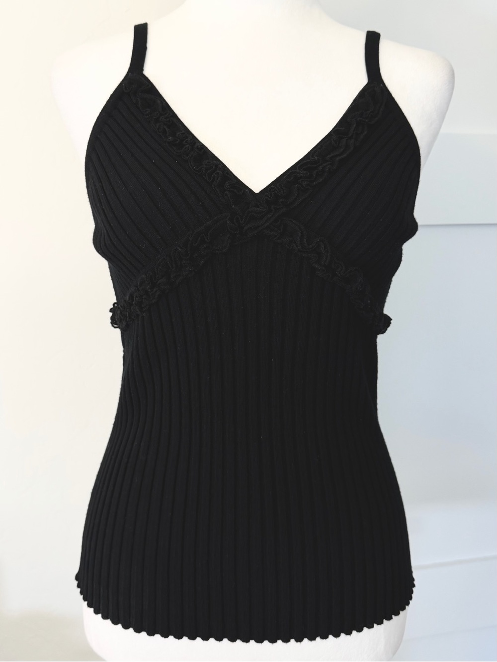 Y2K Black Ribbed Knit Tank with Ruffle Trim Whimsigoth Minimalist EUC - Picture 3 of 9